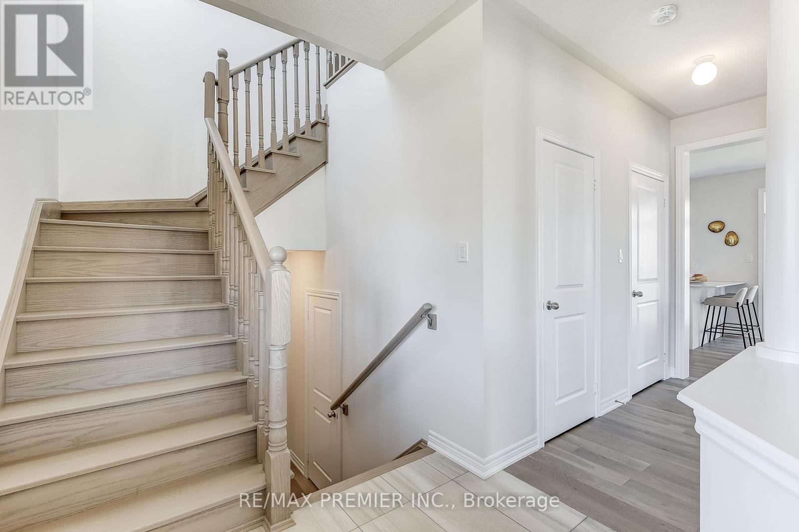 204 Sunnyridge Avenue, Whitchurch-Stouffville (Stouffville), Ontario  L4A 4W3 - Photo 10 - N12454142