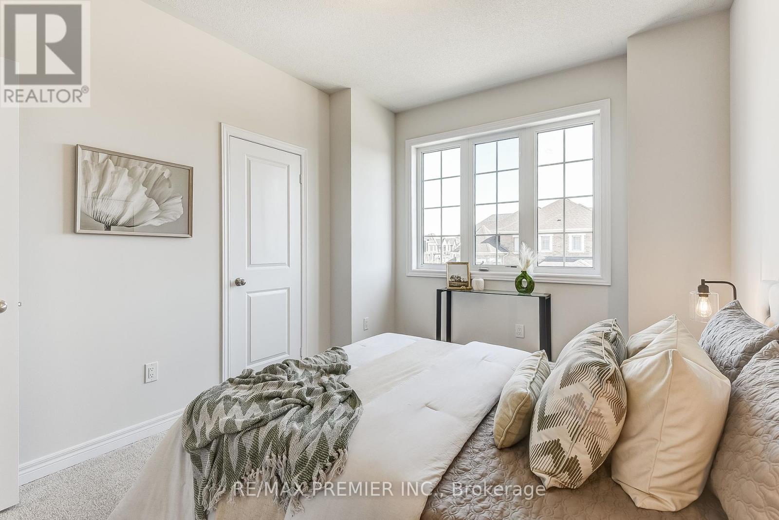 204 Sunnyridge Avenue, Whitchurch-Stouffville (Stouffville), Ontario  L4A 4W3 - Photo 34 - N12454142