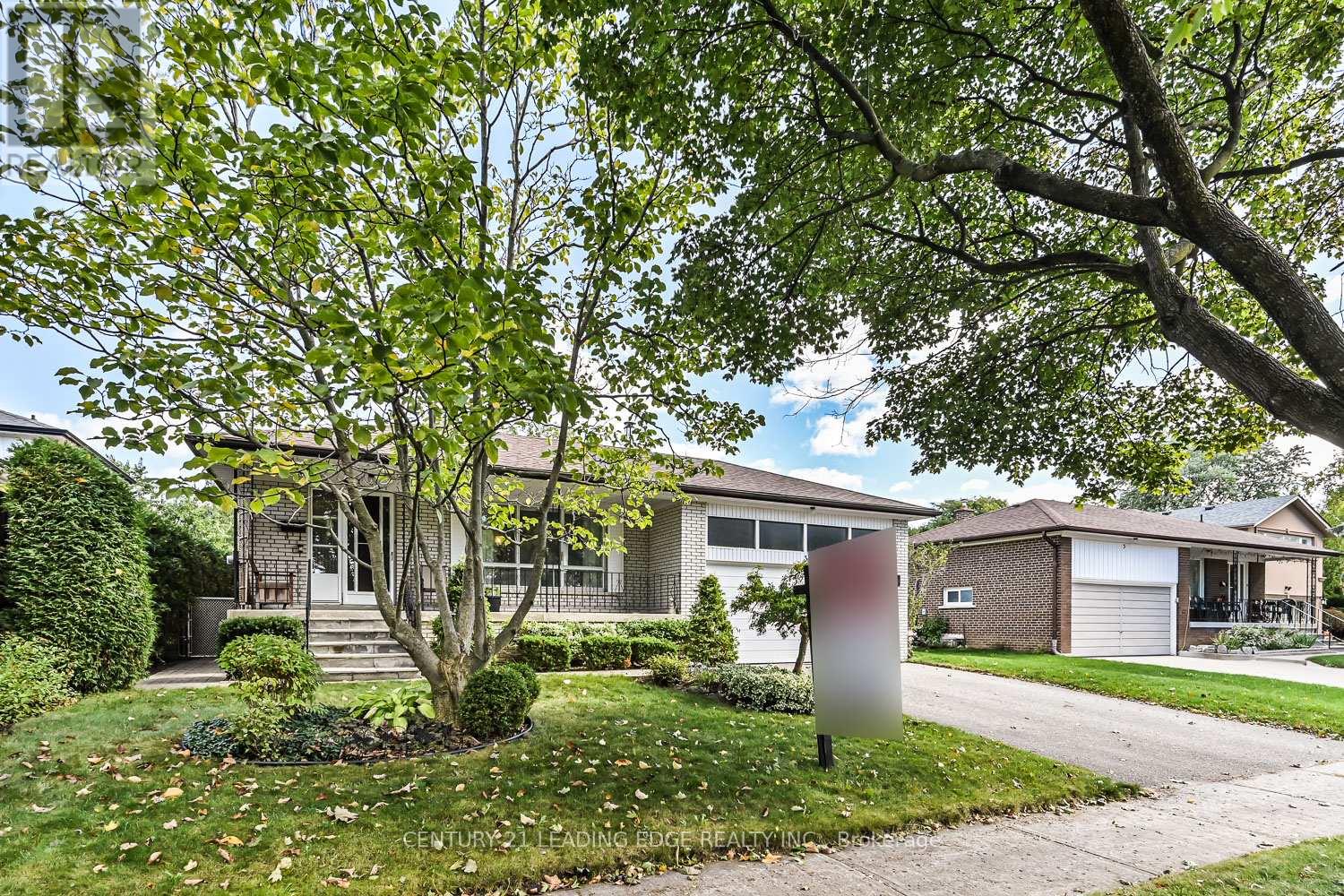 3 James Speight Road, Markham, Ontario  L3P 3G3 - Photo 2 - N12454168