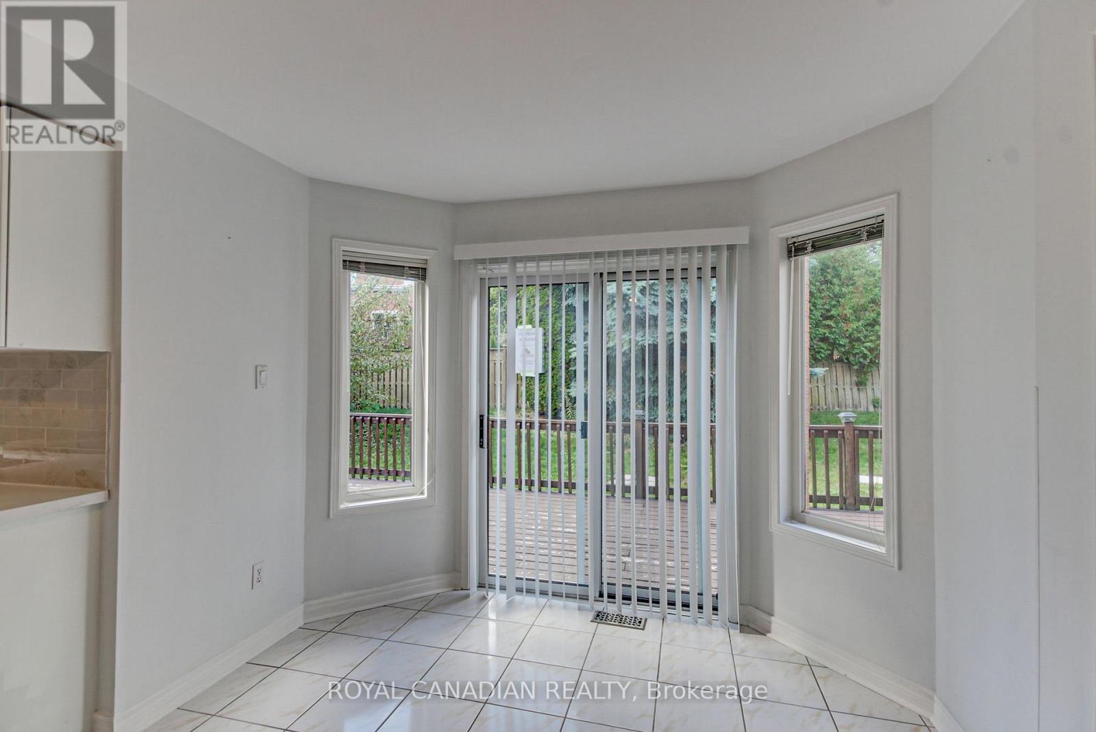 175 Rhodes Circle, Newmarket, Ontario  L3X 1V3 - Photo 20 - N12454171
