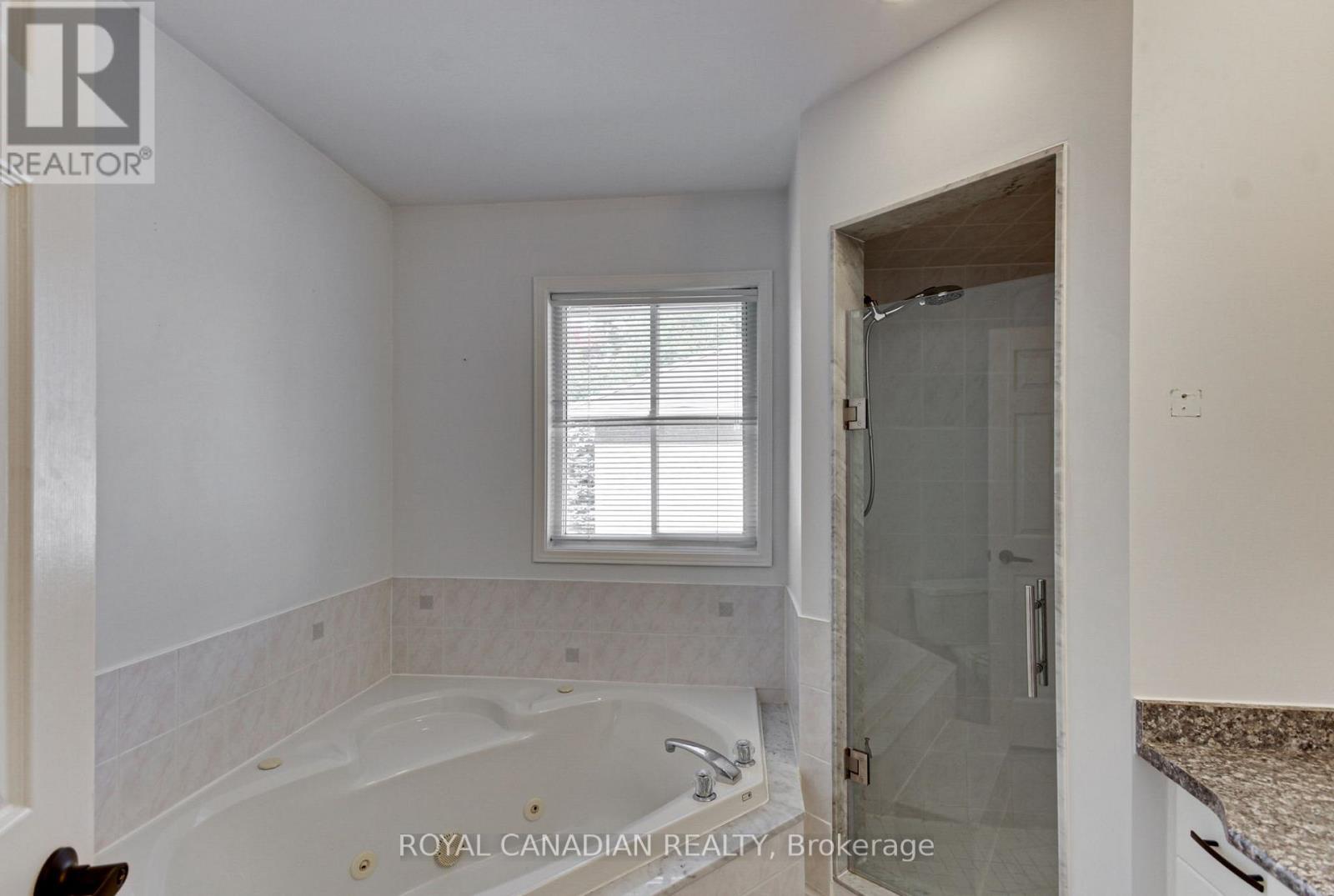 175 Rhodes Circle, Newmarket, Ontario  L3X 1V3 - Photo 31 - N12454171