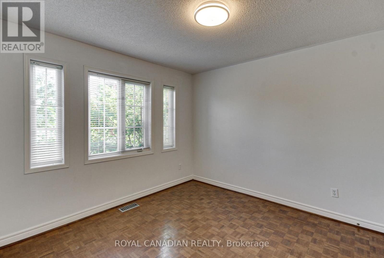 175 Rhodes Circle, Newmarket, Ontario  L3X 1V3 - Photo 33 - N12454171