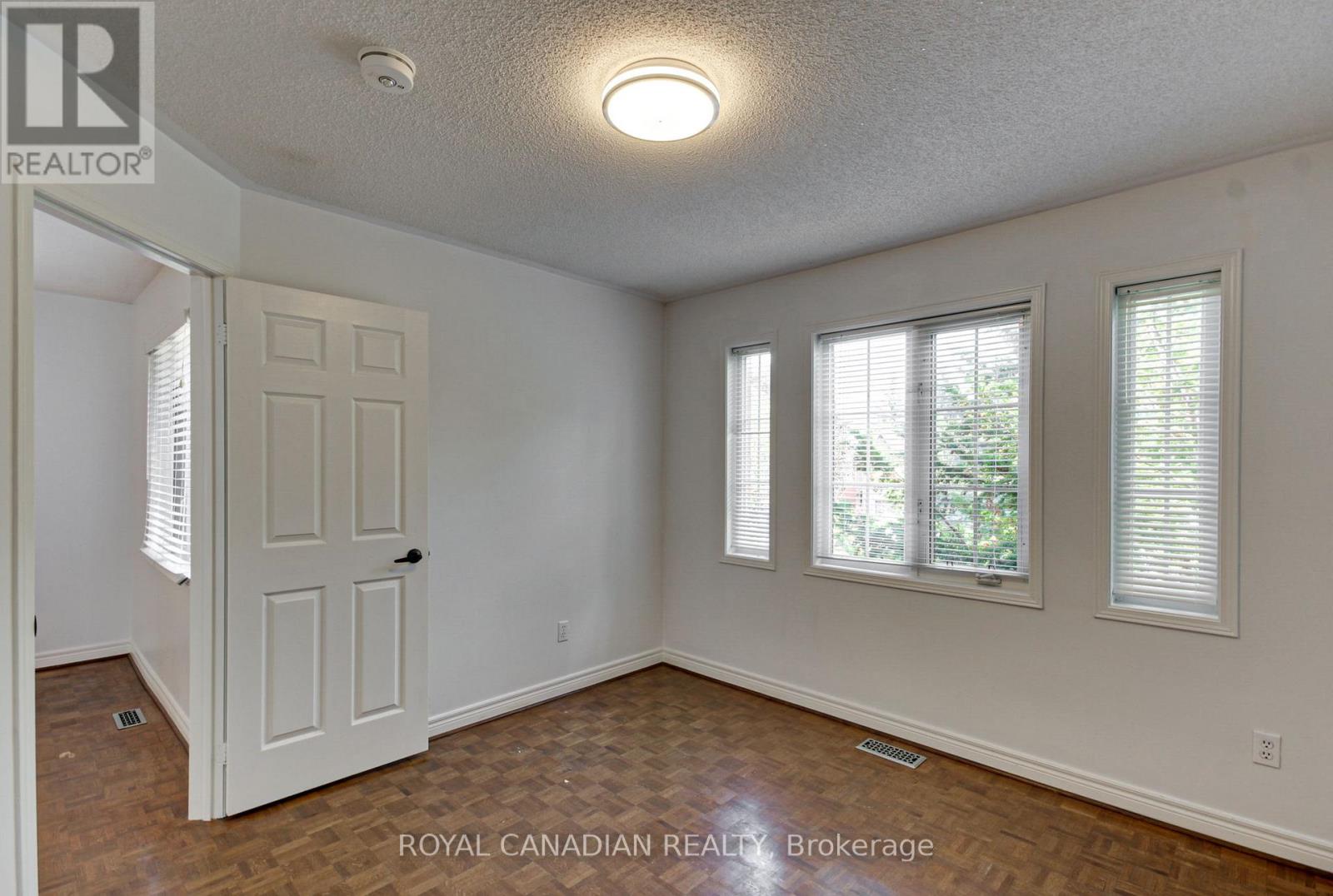 175 Rhodes Circle, Newmarket, Ontario  L3X 1V3 - Photo 34 - N12454171