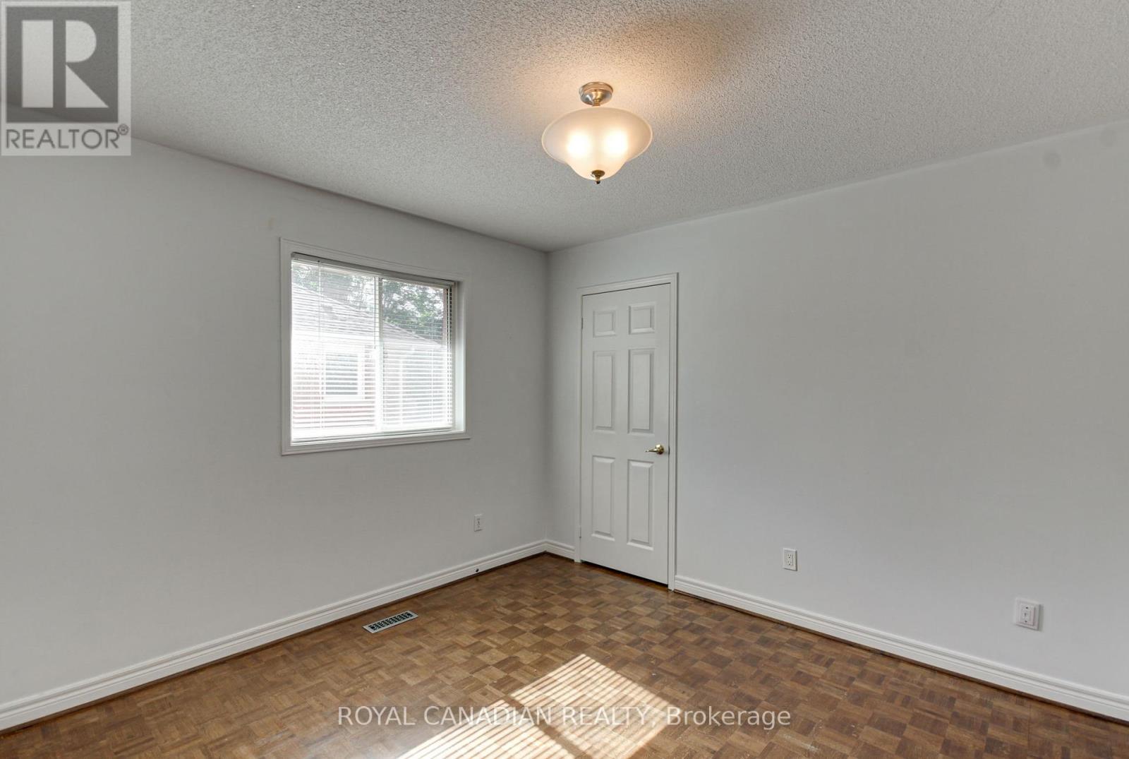 175 Rhodes Circle, Newmarket, Ontario  L3X 1V3 - Photo 35 - N12454171