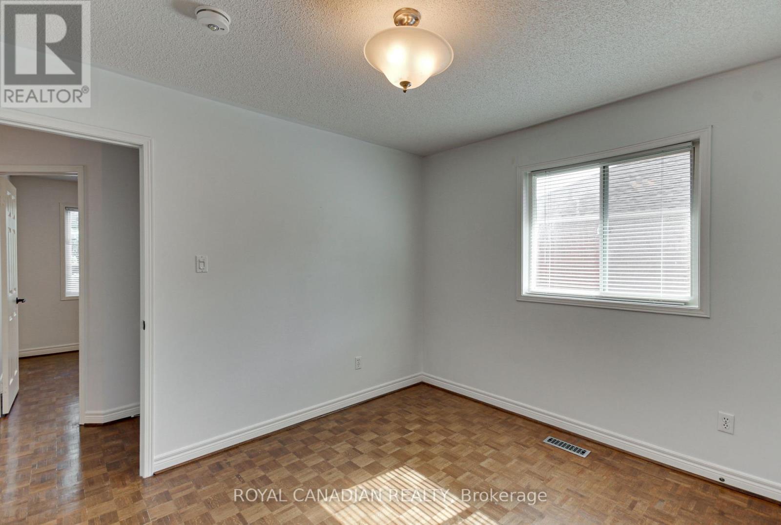 175 Rhodes Circle, Newmarket, Ontario  L3X 1V3 - Photo 36 - N12454171