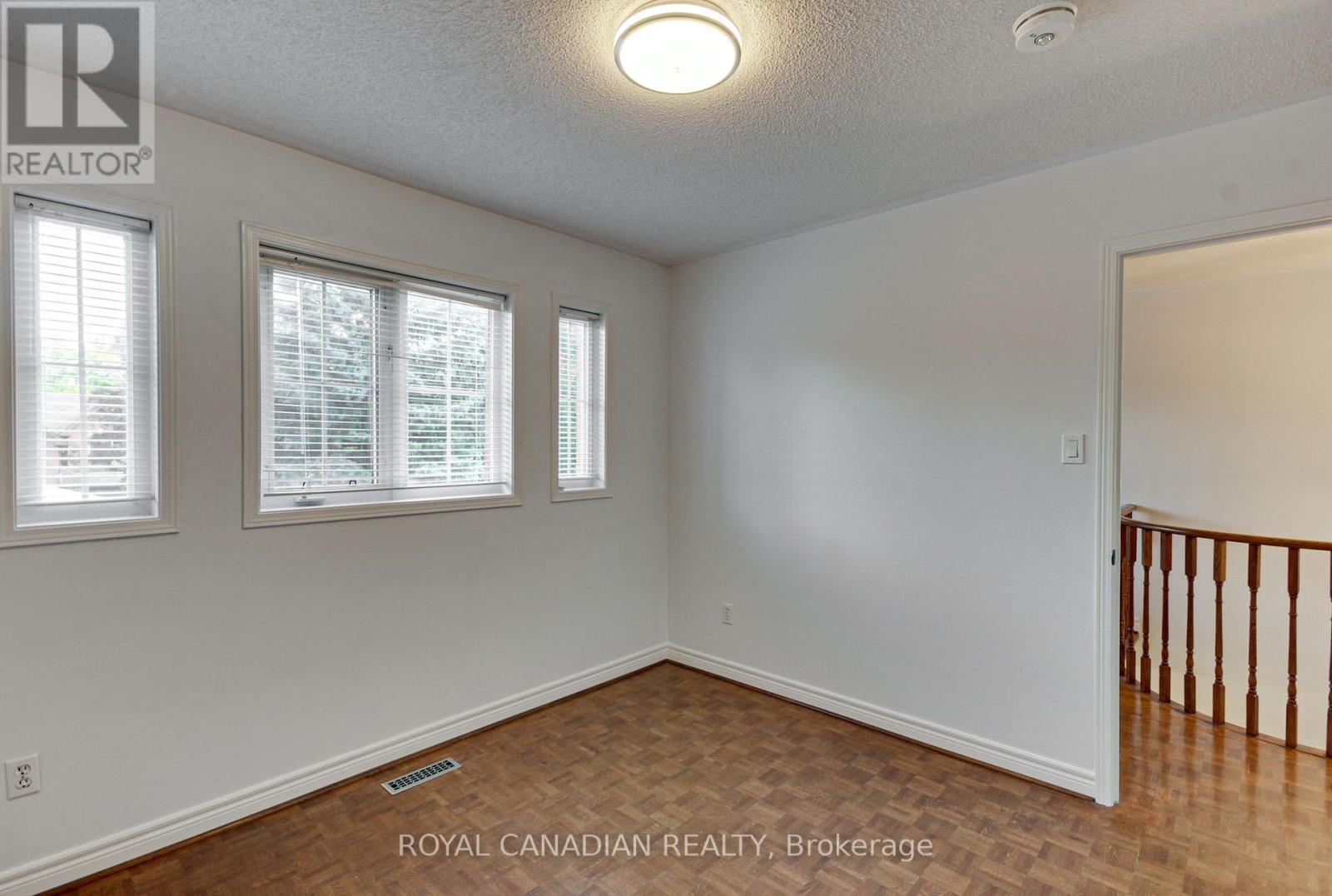 175 Rhodes Circle, Newmarket, Ontario  L3X 1V3 - Photo 38 - N12454171