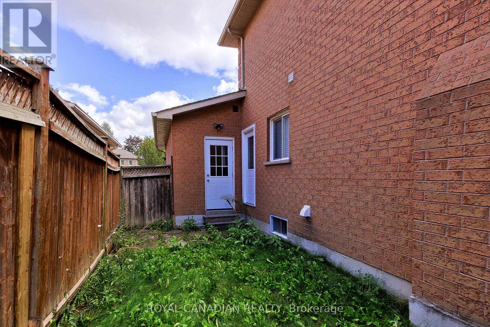 175 Rhodes Circle, Newmarket, Ontario  L3X 1V3 - Photo 45 - N12454171