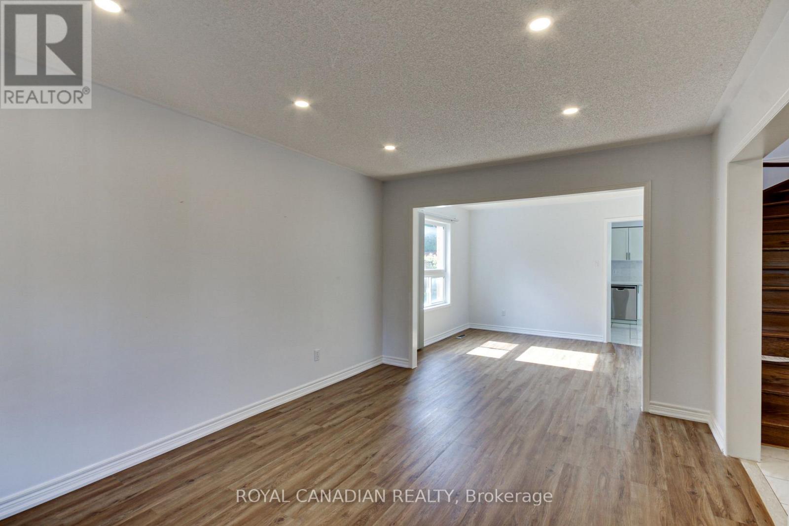 175 Rhodes Circle, Newmarket, Ontario  L3X 1V3 - Photo 9 - N12454171