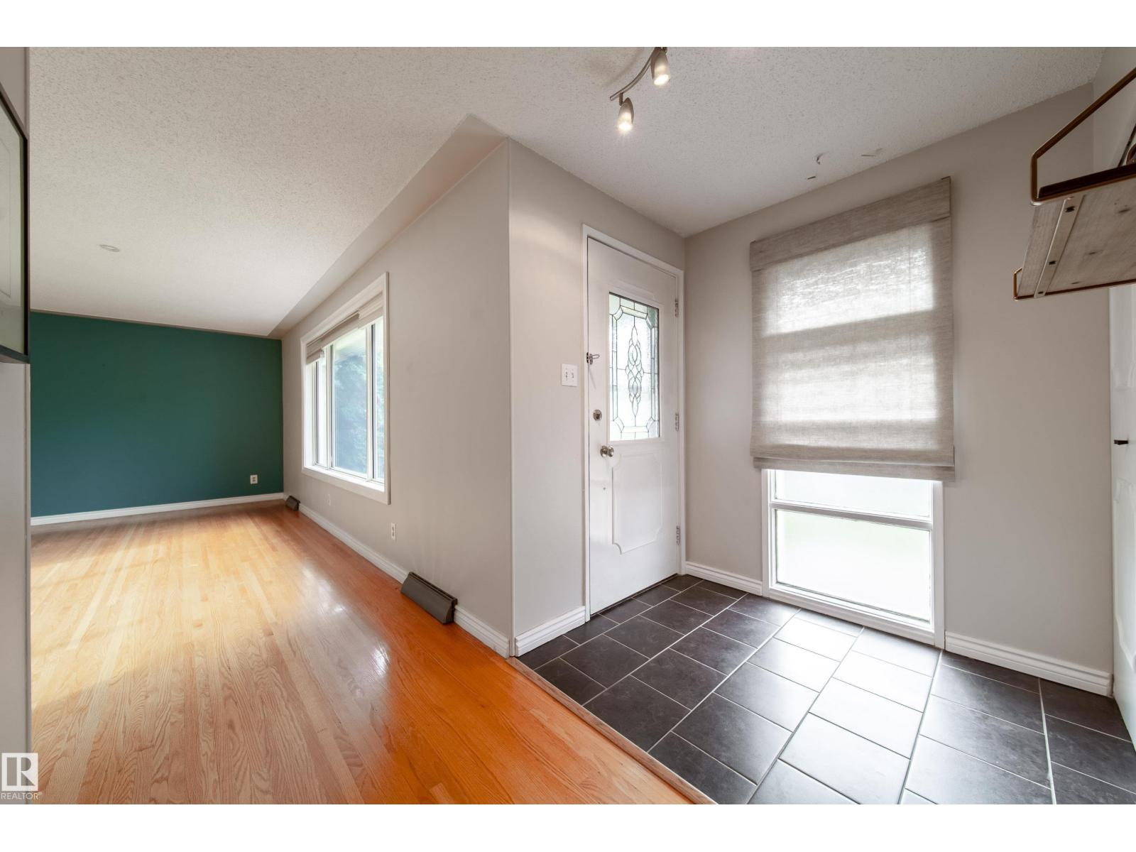 7135 87 St Nw, Edmonton, Alberta  T6C 3G1 - Photo 3 - E4461466