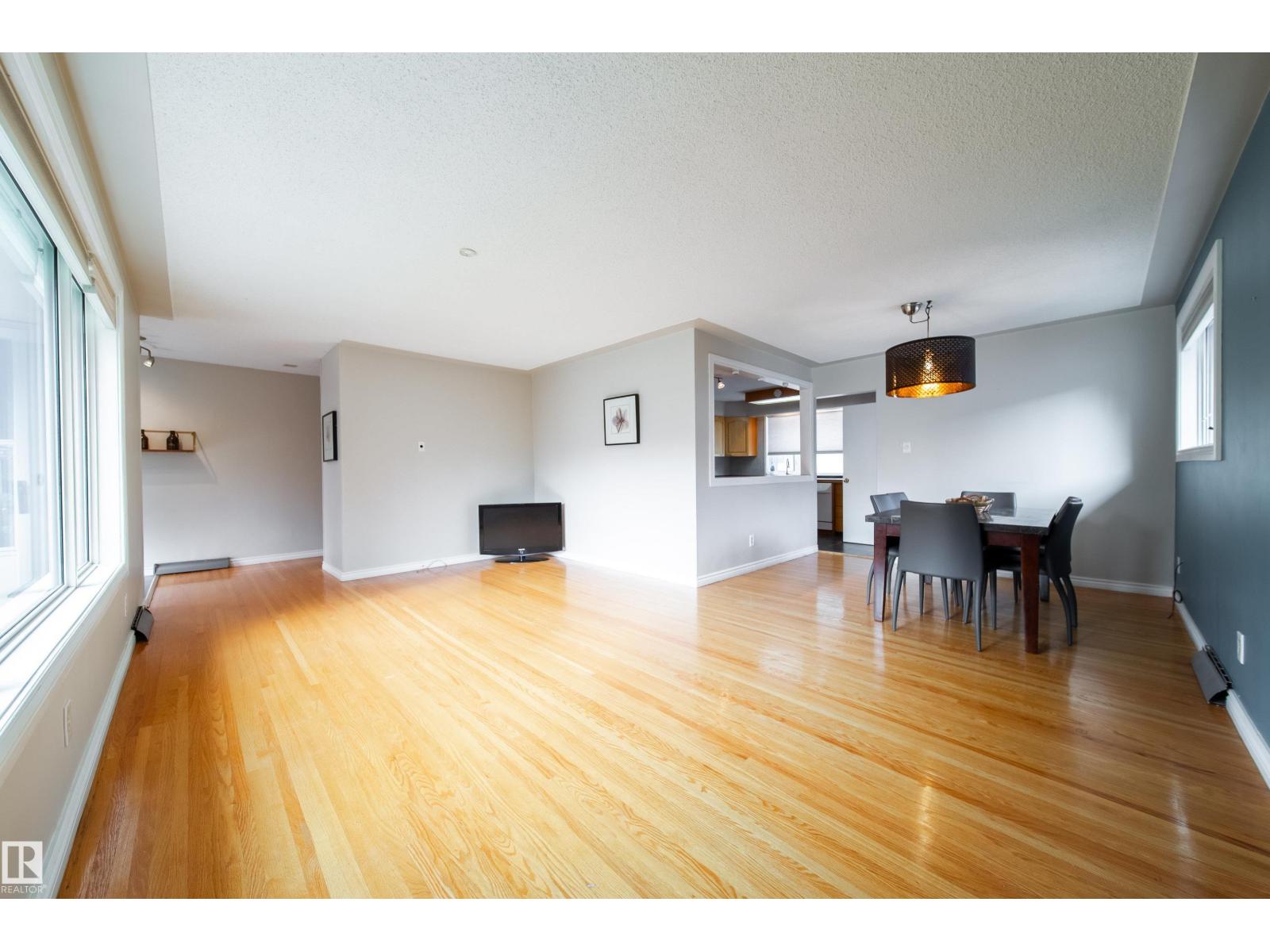 7135 87 St Nw, Edmonton, Alberta  T6C 3G1 - Photo 5 - E4461466
