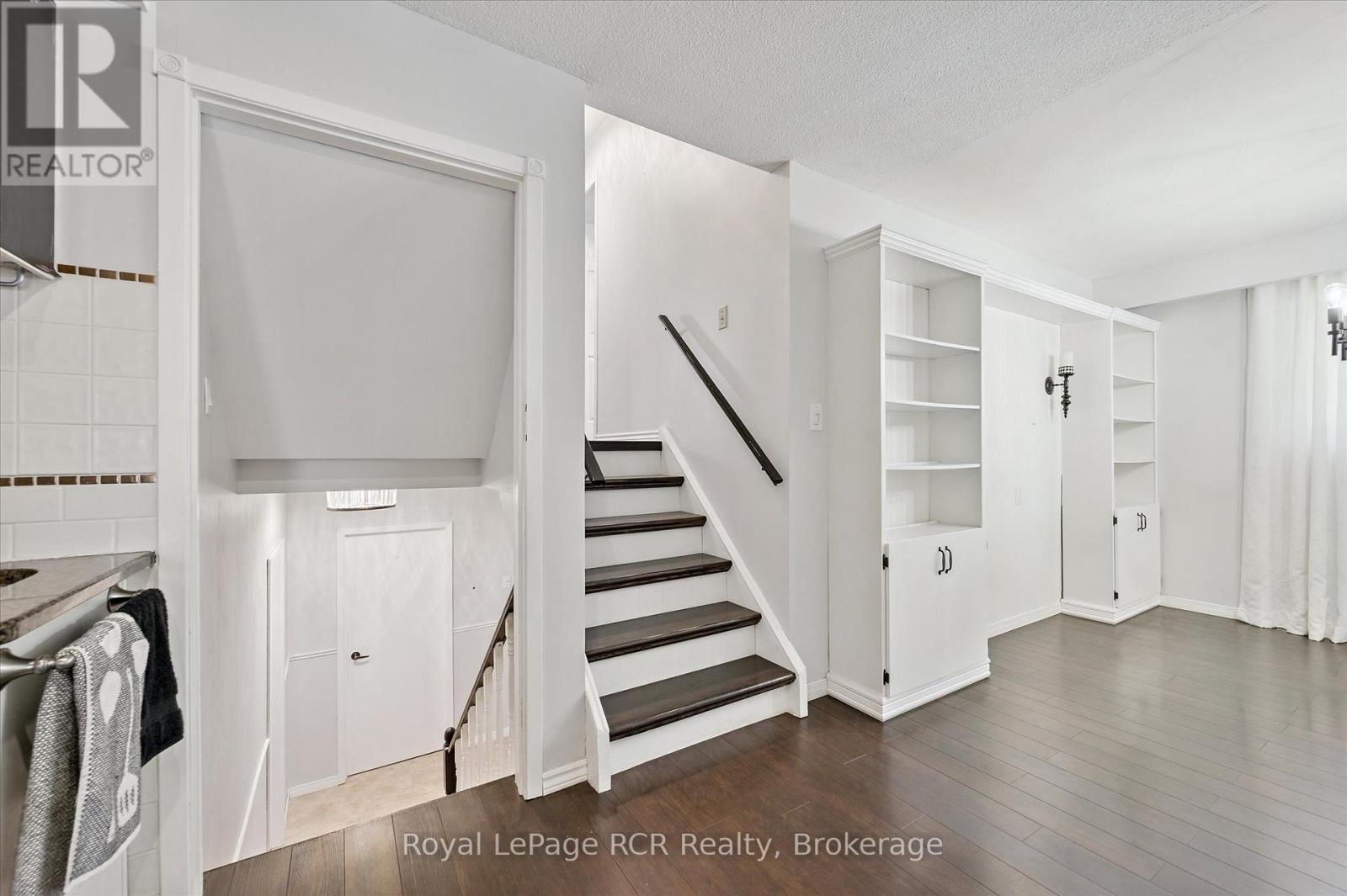 551 Oakview Crescent, Wellington North (Mount Forest), Ontario  N0G 2L2 - Photo 21 - X12454283