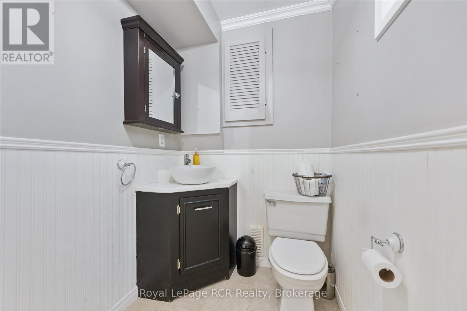 551 Oakview Crescent, Wellington North (Mount Forest), Ontario  N0G 2L2 - Photo 34 - X12454283