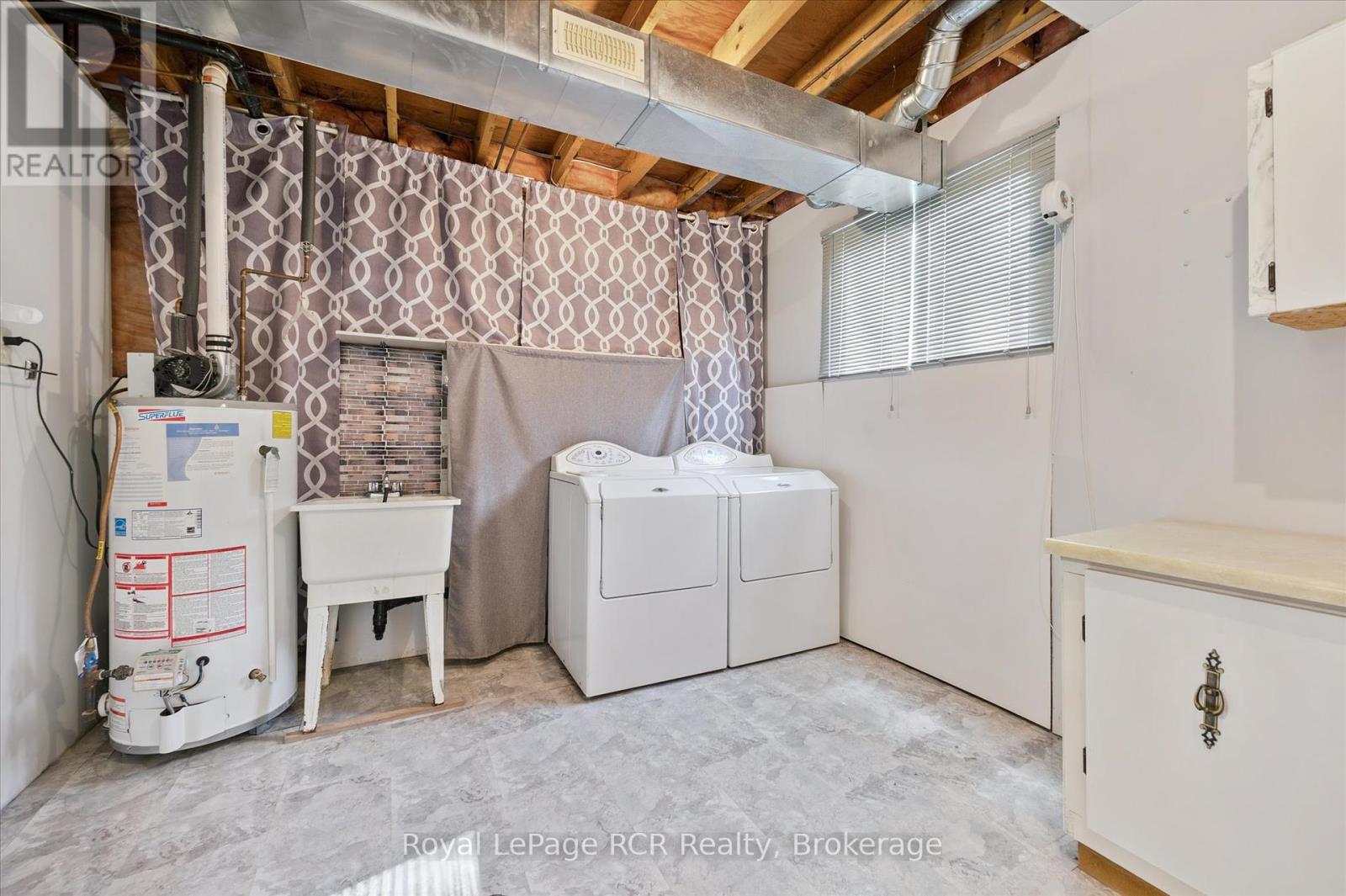 551 Oakview Crescent, Wellington North (Mount Forest), Ontario  N0G 2L2 - Photo 36 - X12454283