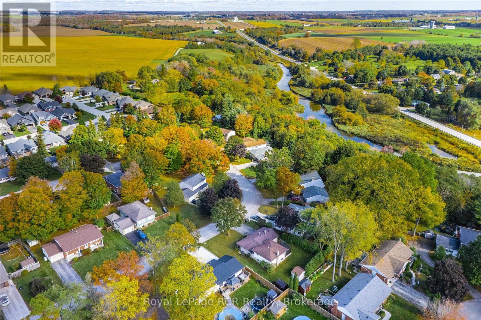 551 Oakview Crescent, Wellington North (Mount Forest), Ontario  N0G 2L2 - Photo 48 - X12454283