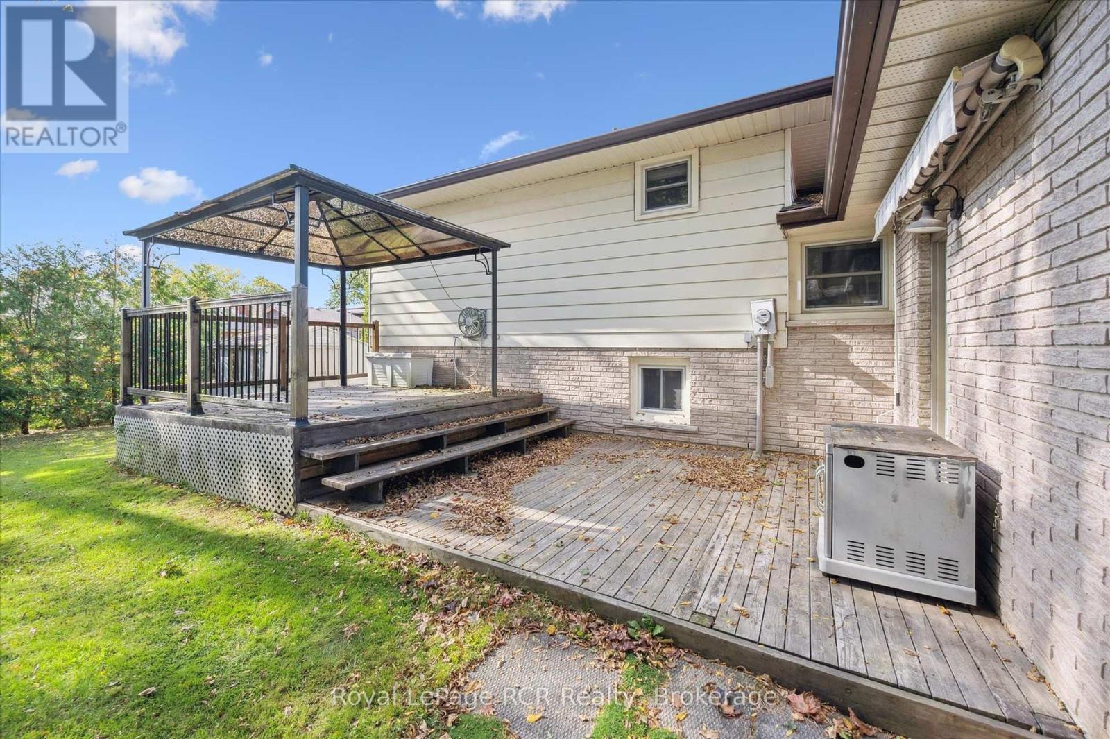551 Oakview Crescent, Wellington North (Mount Forest), Ontario  N0G 2L2 - Photo 40 - X12454283
