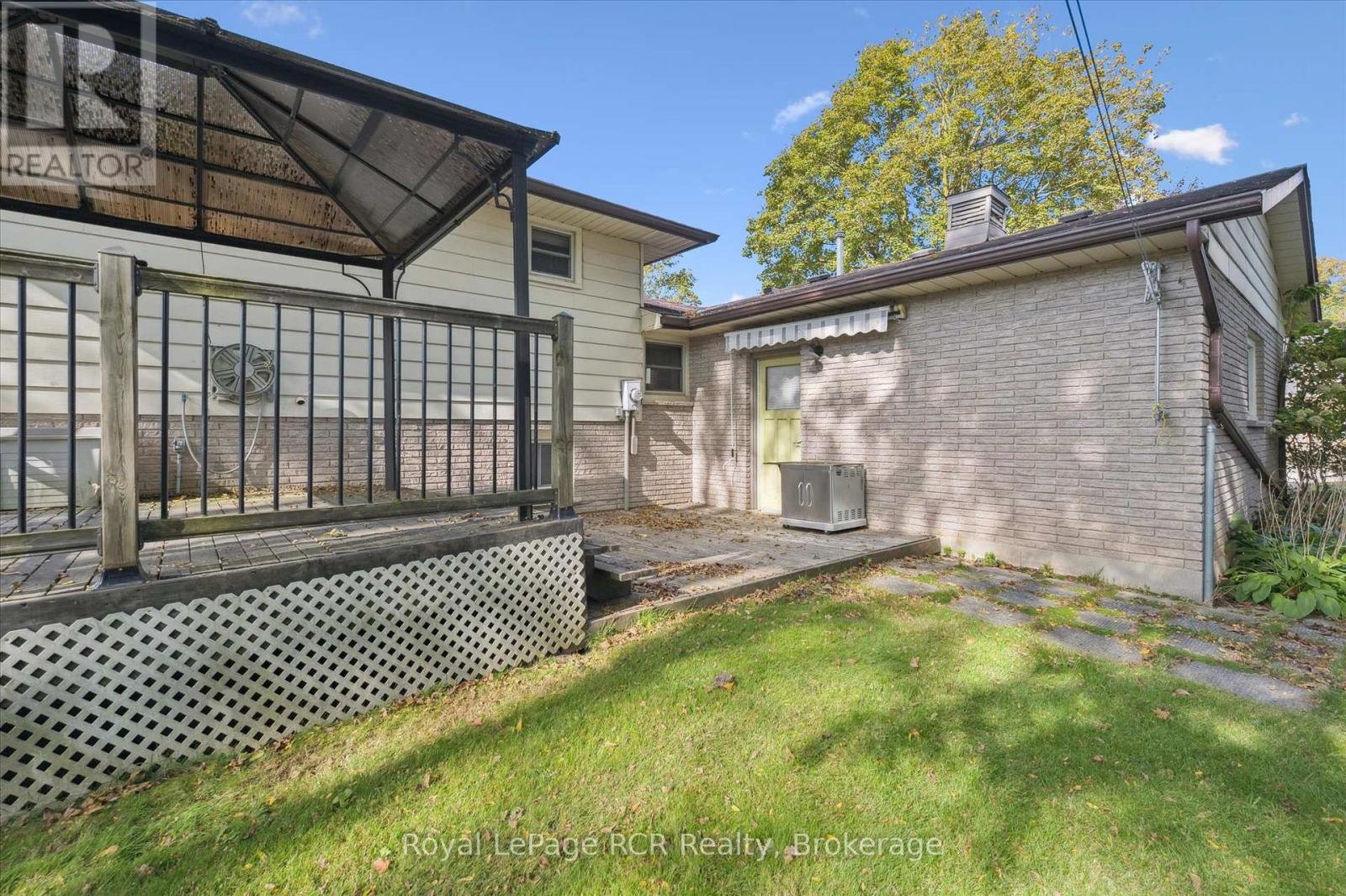 551 Oakview Crescent, Wellington North (Mount Forest), Ontario  N0G 2L2 - Photo 39 - X12454283