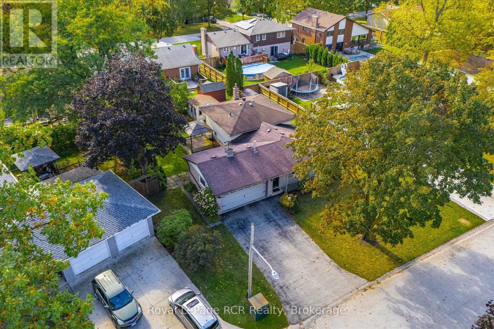 551 Oakview Crescent, Wellington North (Mount Forest), Ontario  N0G 2L2 - Photo 49 - X12454283
