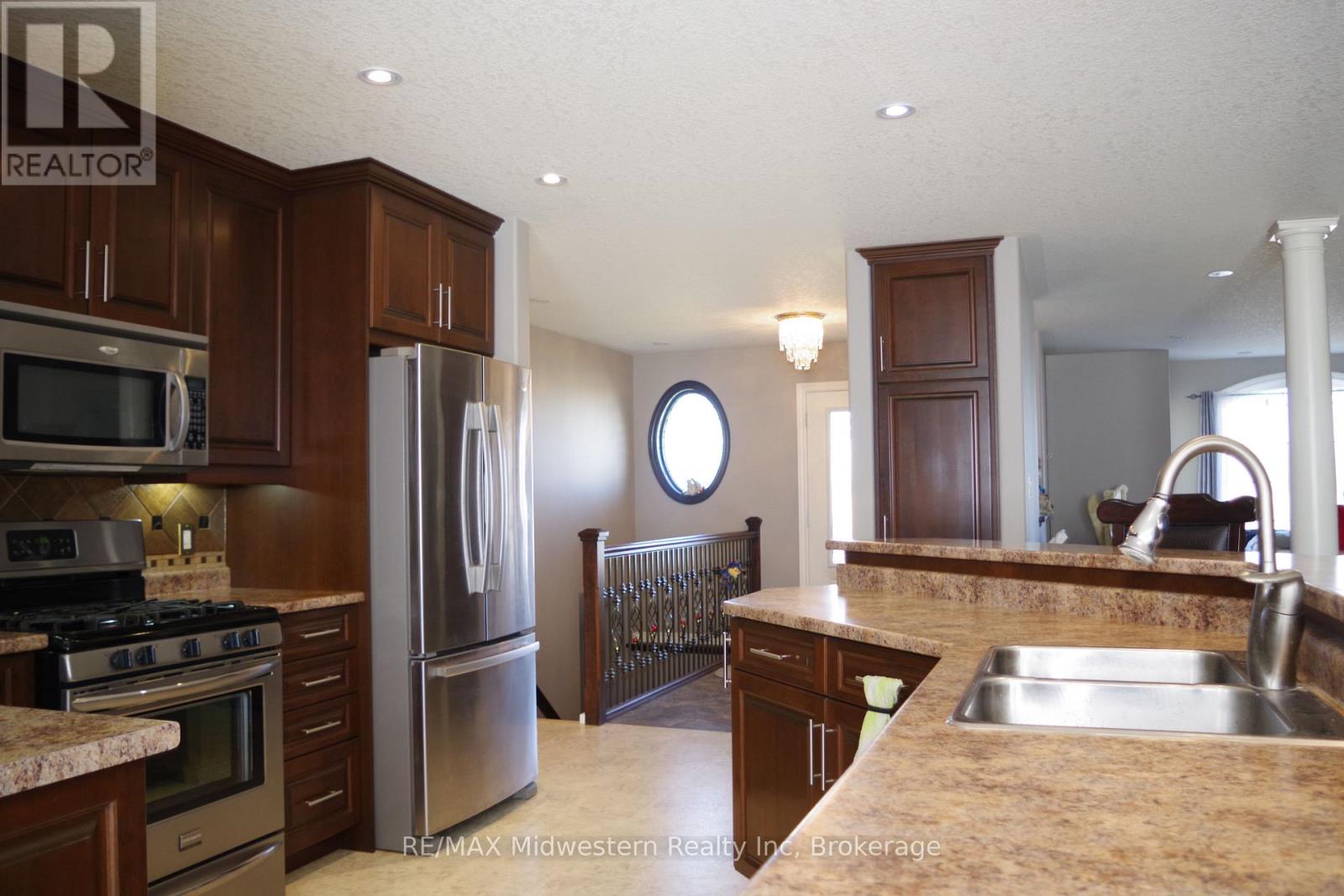 161 Brock Street, West Perth (Monkton), Ontario  N0K 1P0 - Photo 13 - X12454297