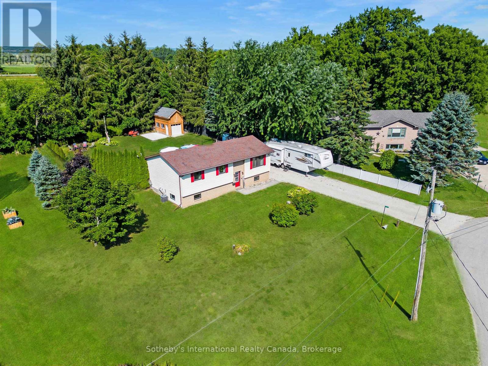 140 Greenfield Drive, Meaford, Ontario  N4L 1W6 - Photo 5 - X12344307
