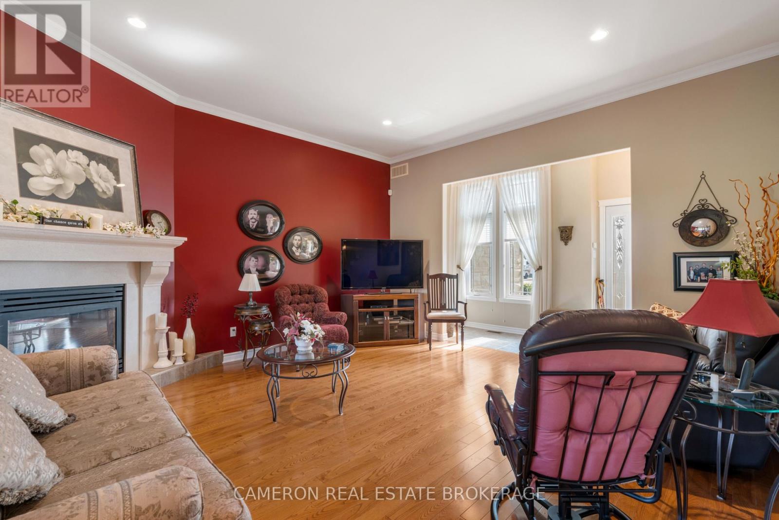 18105 Farlinger Drive, South Glengarry, Ontario  K6H 5R5 - Photo 10 - X12454268