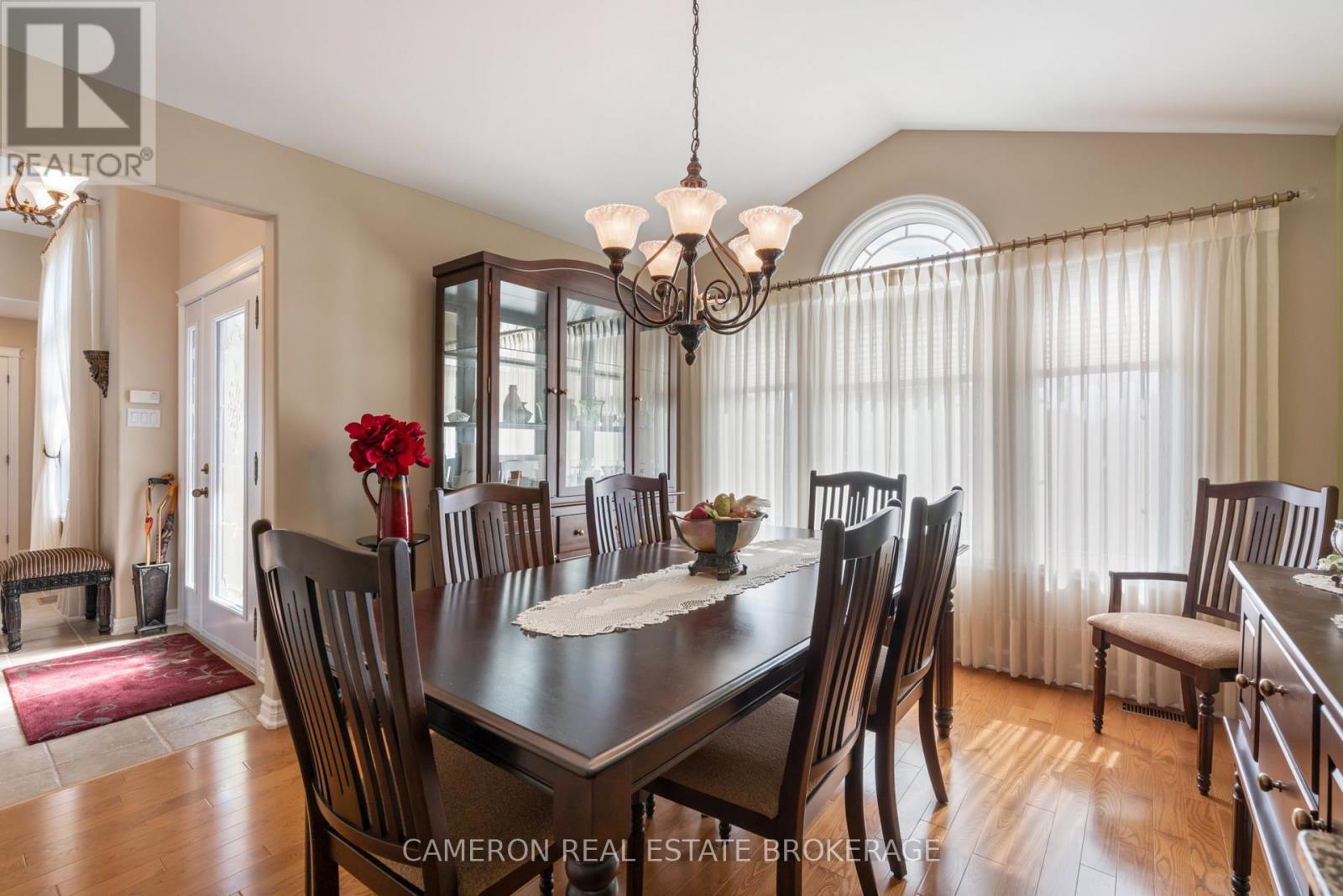 18105 Farlinger Drive, South Glengarry, Ontario  K6H 5R5 - Photo 11 - X12454268