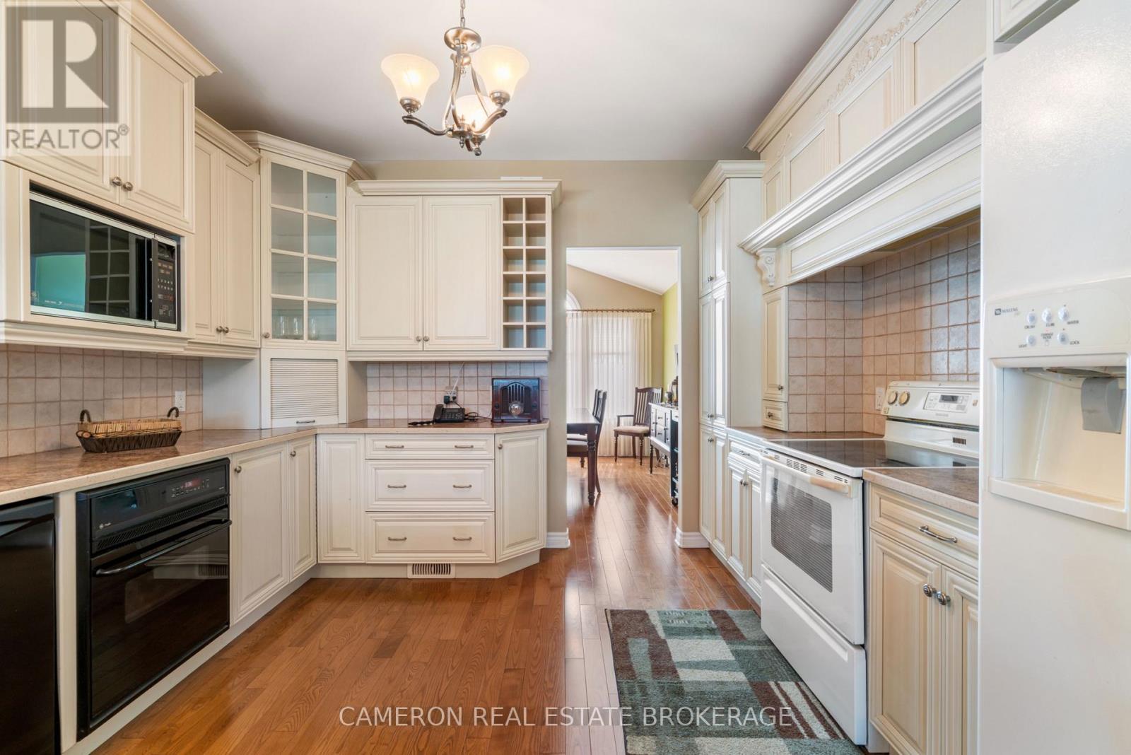 18105 Farlinger Drive, South Glengarry, Ontario  K6H 5R5 - Photo 12 - X12454268