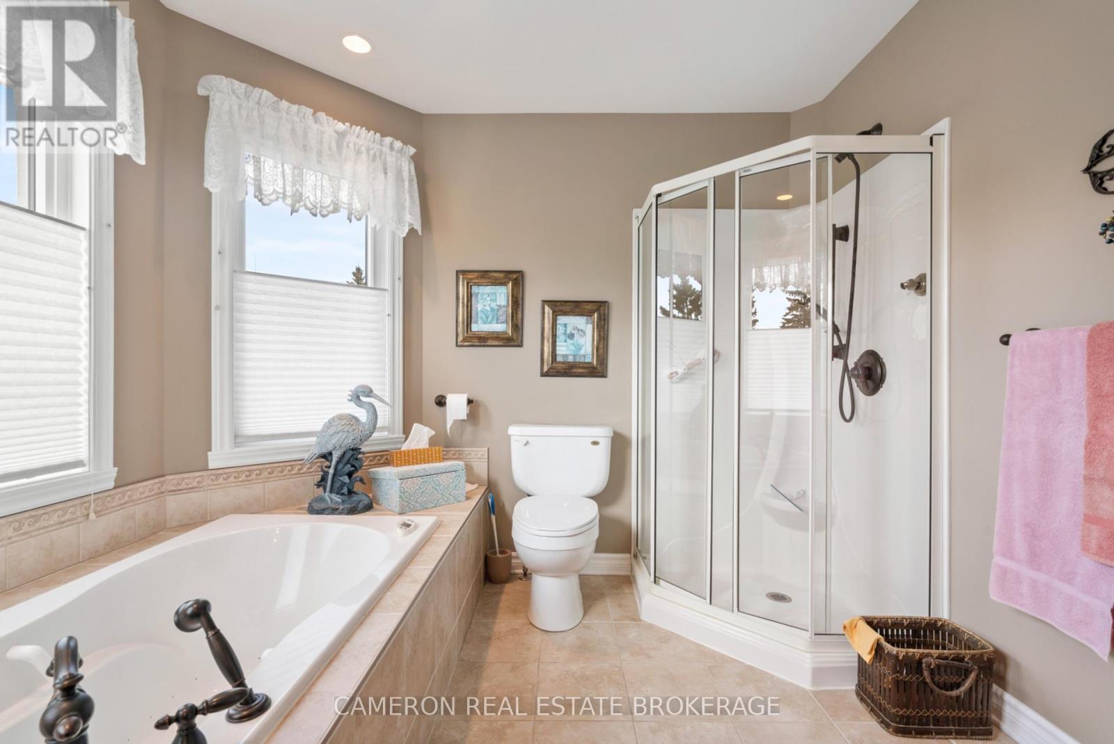 18105 Farlinger Drive, South Glengarry, Ontario  K6H 5R5 - Photo 22 - X12454268