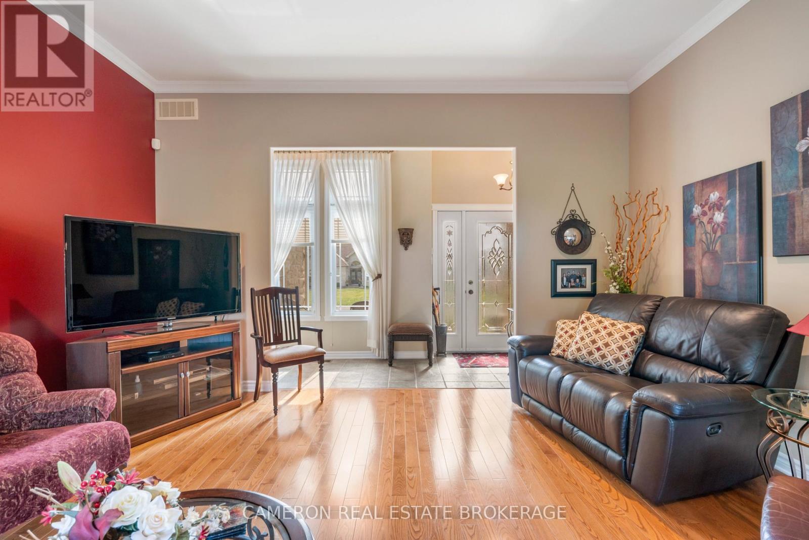 18105 Farlinger Drive, South Glengarry, Ontario  K6H 5R5 - Photo 8 - X12454268