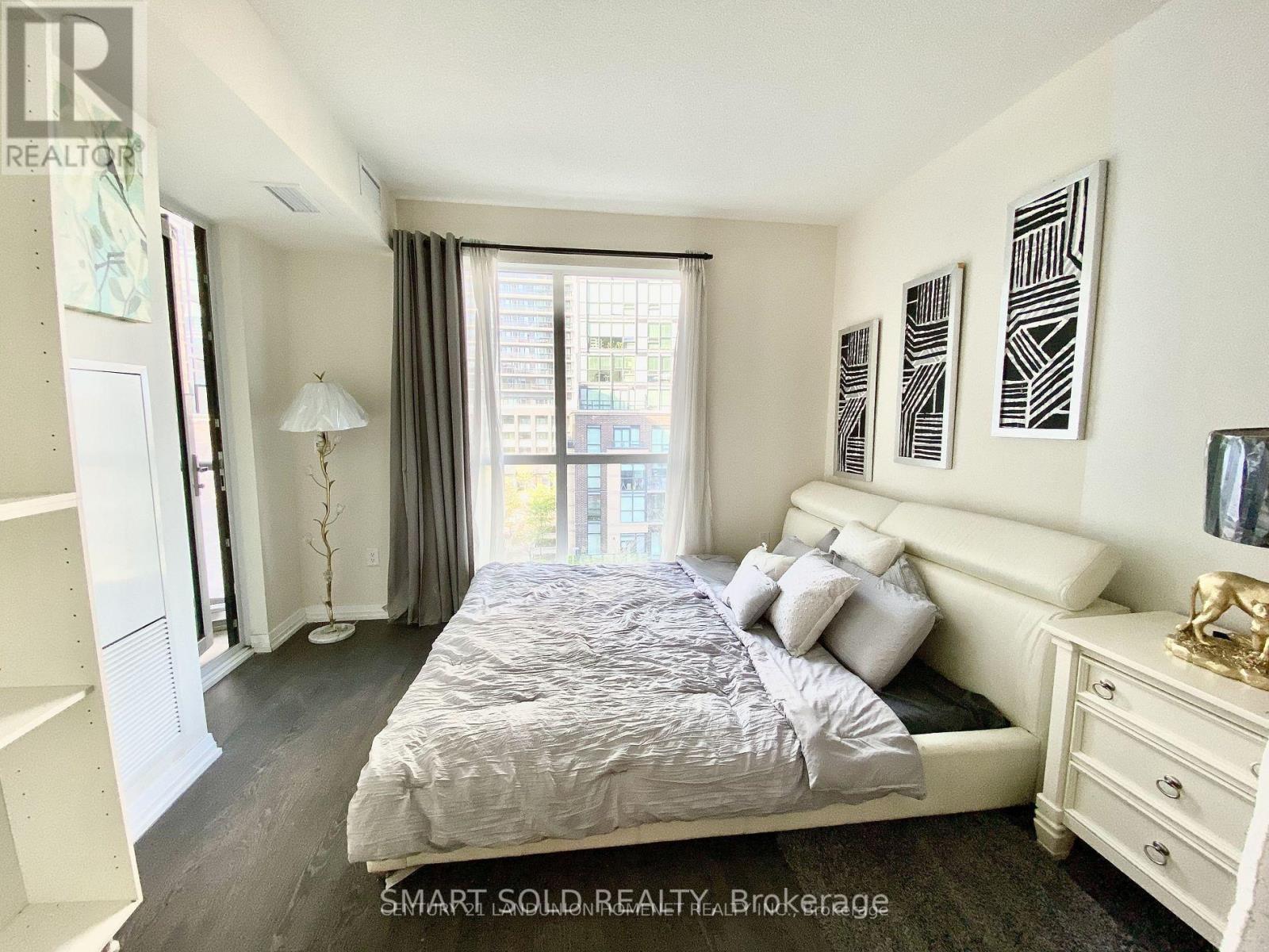 422 - 50 Thomas Riley Road, Toronto, Ontario  M9B 0C5 - Photo 3 - W12454103