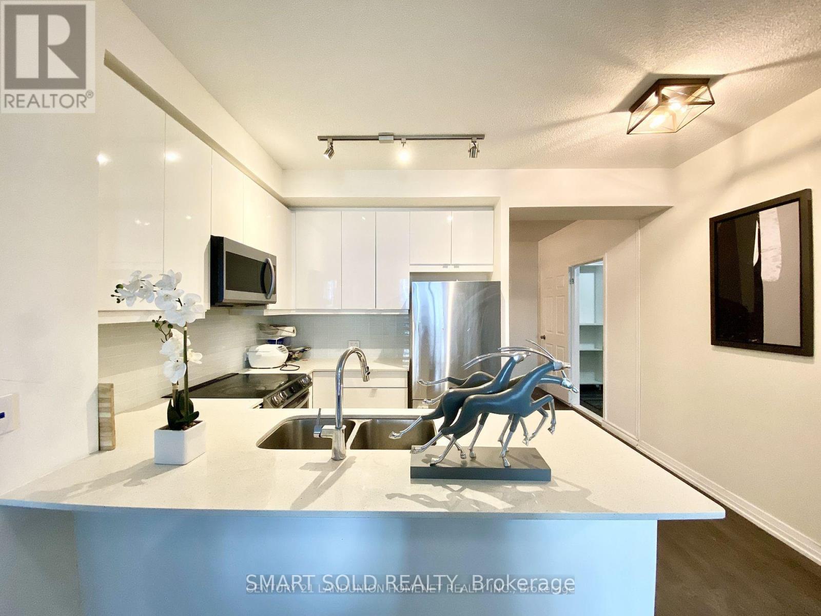 422 - 50 Thomas Riley Road, Toronto, Ontario  M9B 0C5 - Photo 5 - W12454103