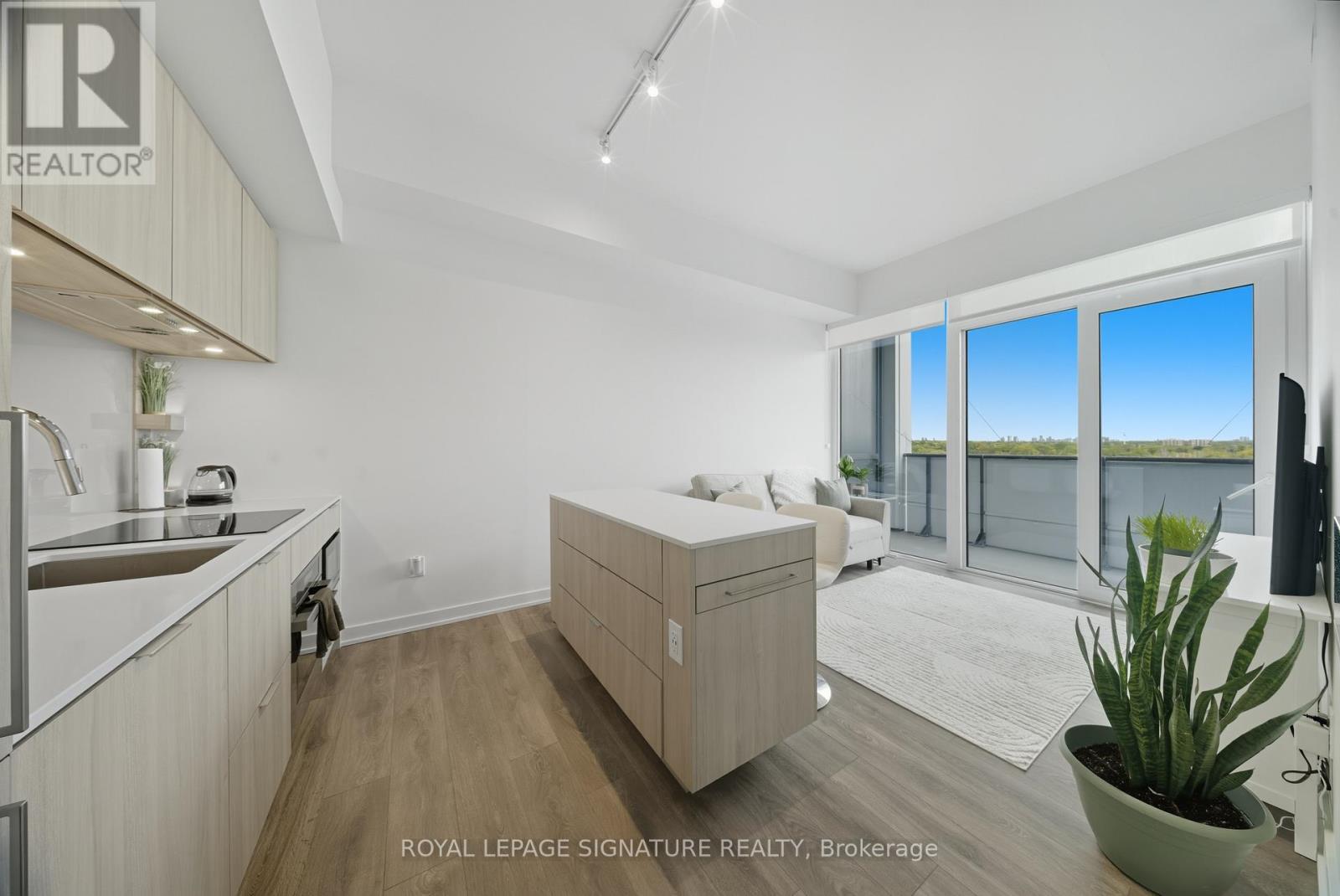 802 - 28 ANN STREET, Mississauga, Ontario