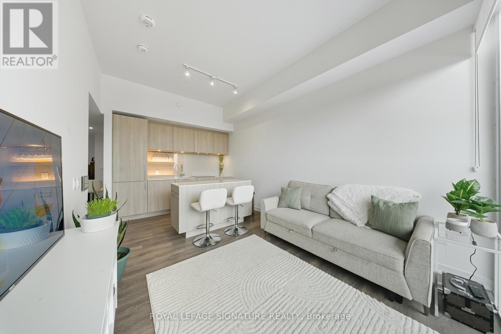 802 - 28 Ann Street, Mississauga, Ontario  L5G 0E1 - Photo 12 - W12454111