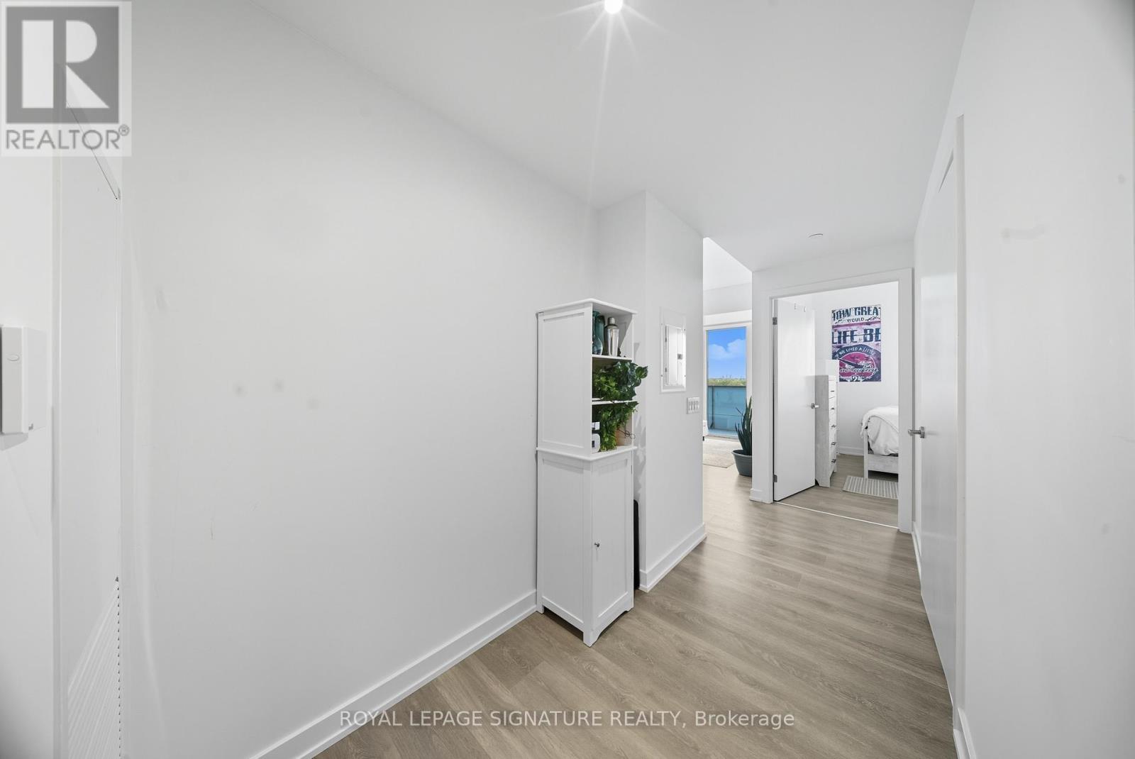 802 - 28 Ann Street, Mississauga, Ontario  L5G 0E1 - Photo 6 - W12454111