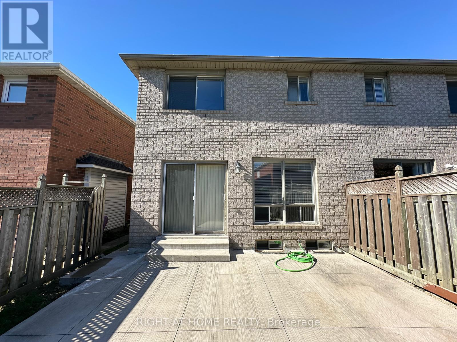 3368 Scotch Pine Gate, Mississauga, Ontario  L5N 7M9 - Photo 15 - W12454123