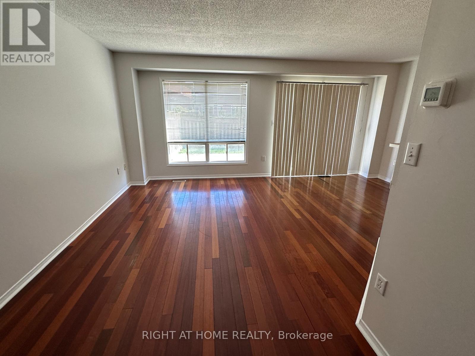 3368 Scotch Pine Gate, Mississauga, Ontario  L5N 7M9 - Photo 5 - W12454123