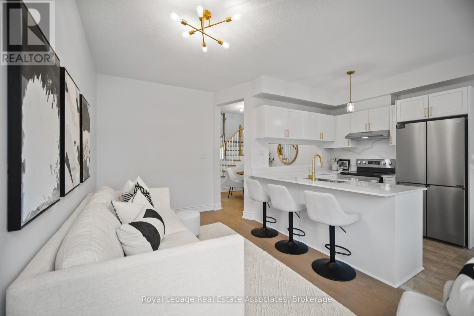 580 Courtney Valley Road, Mississauga, Ontario  L5V 0C2 - Photo 14 - W12454161