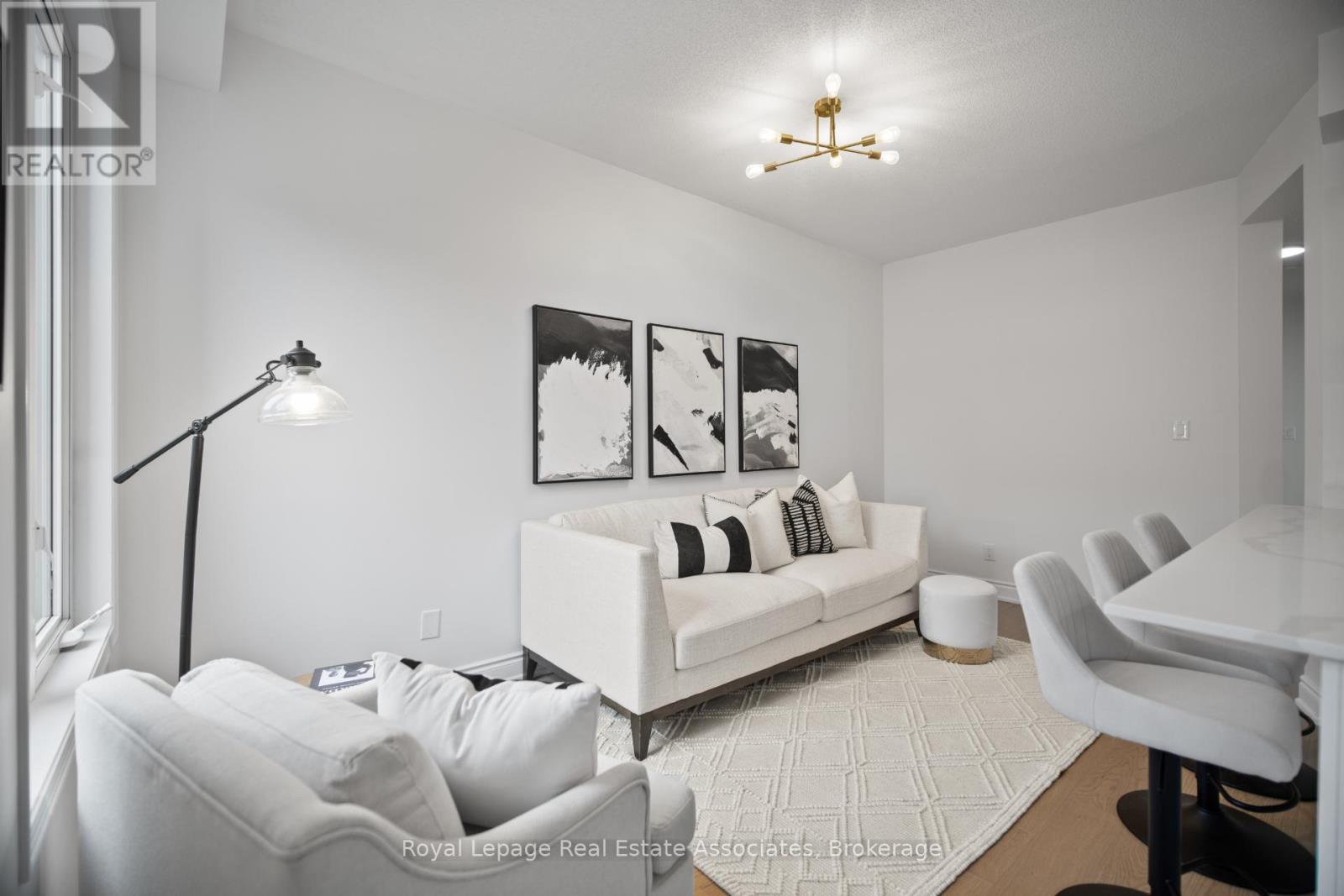 580 Courtney Valley Road, Mississauga, Ontario  L5V 0C2 - Photo 15 - W12454161