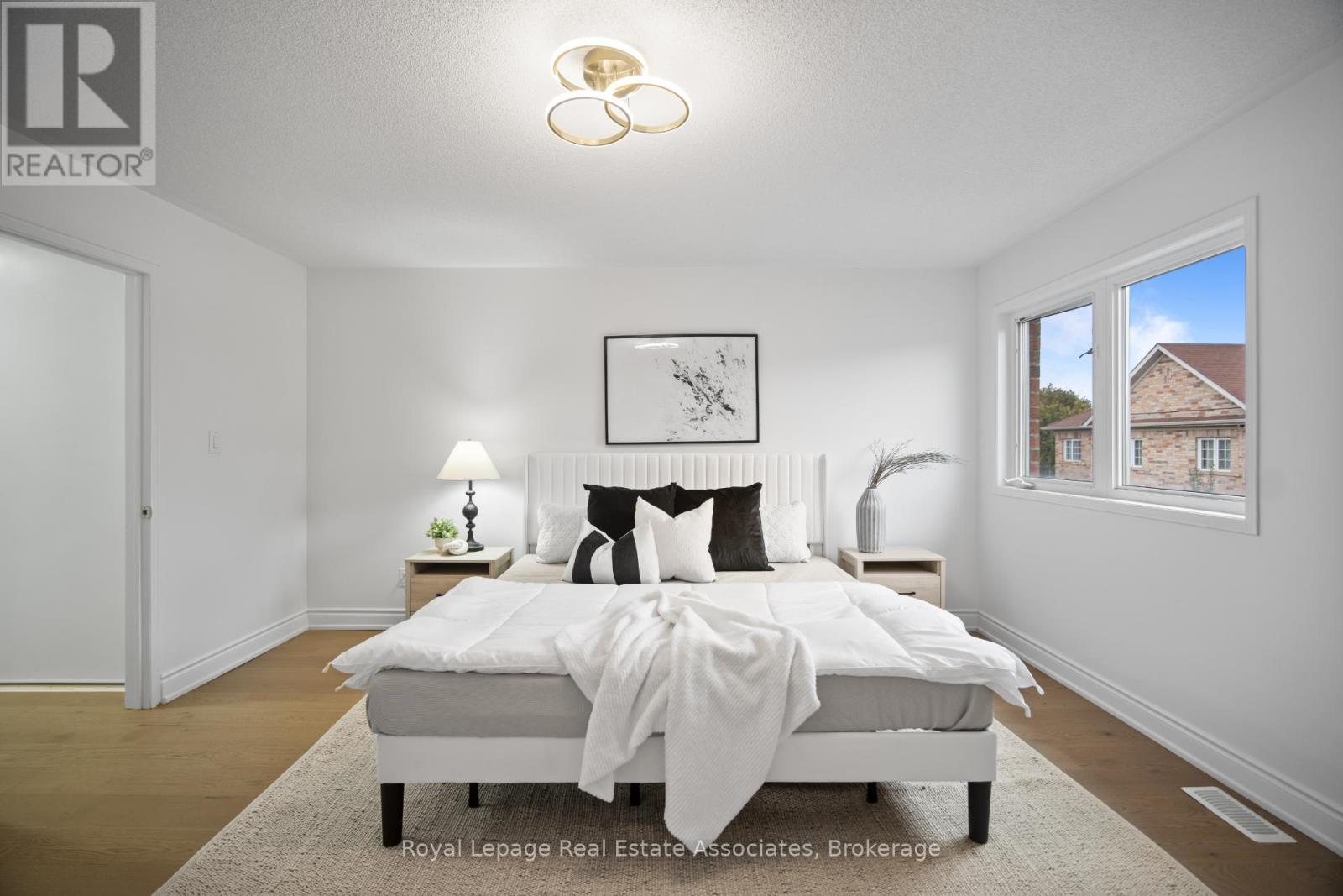 580 Courtney Valley Road, Mississauga, Ontario  L5V 0C2 - Photo 21 - W12454161