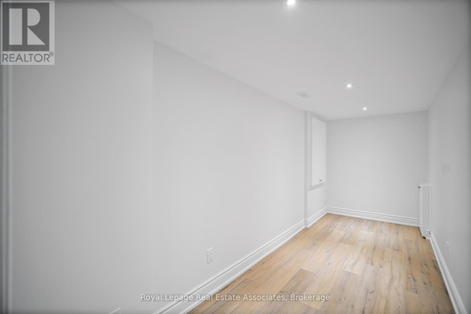 580 Courtney Valley Road, Mississauga, Ontario  L5V 0C2 - Photo 31 - W12454161