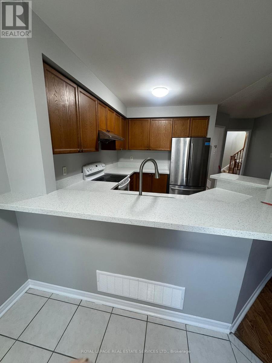 Upper - 160 Cordgrass Crescent, Brampton, Ontario  L6R 2A1 - Photo 3 - W12454163