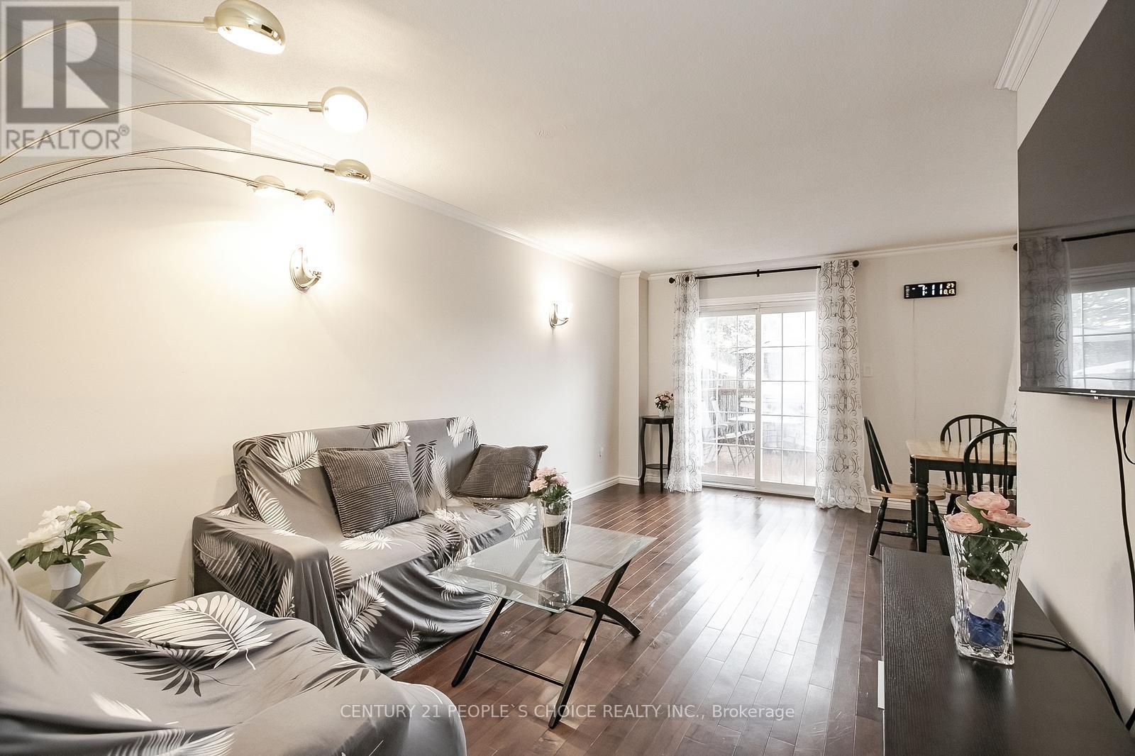 240 Simmons Boulevard, Brampton, Ontario  L6V 3Y1 - Photo 10 - W12454175