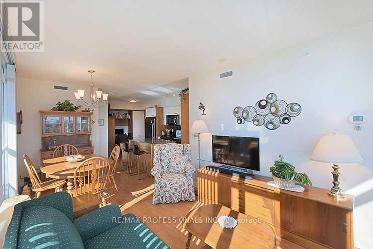 1202 - 1 Valhalla Inn Road, Toronto, Ontario  M9B 1S9 - Photo 6 - W12454184