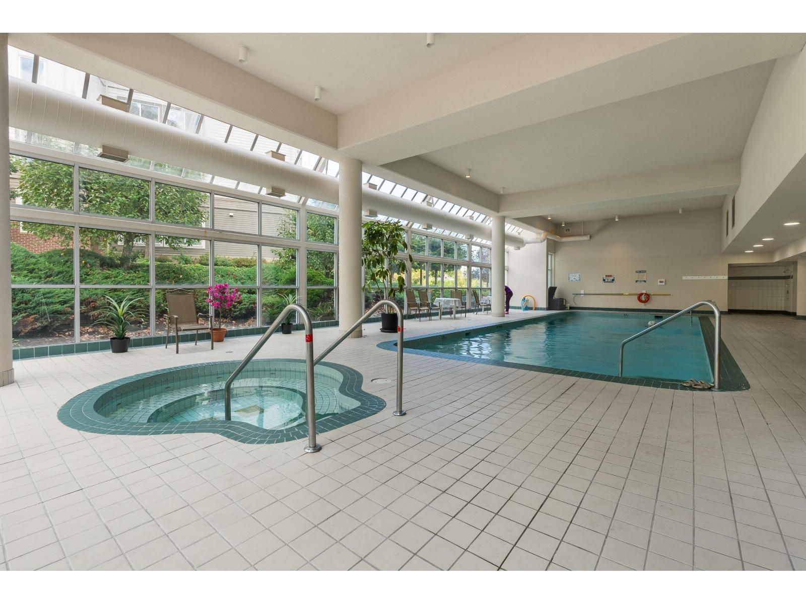 704 3190 Gladwin Road, Abbotsford, British Columbia  V2T 5T2 - Photo 2 - R3055562