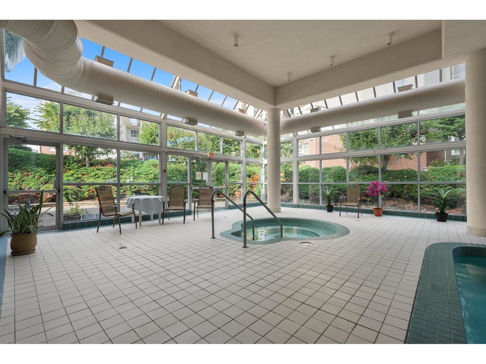 704 3190 Gladwin Road, Abbotsford, British Columbia  V2T 5T2 - Photo 3 - R3055562