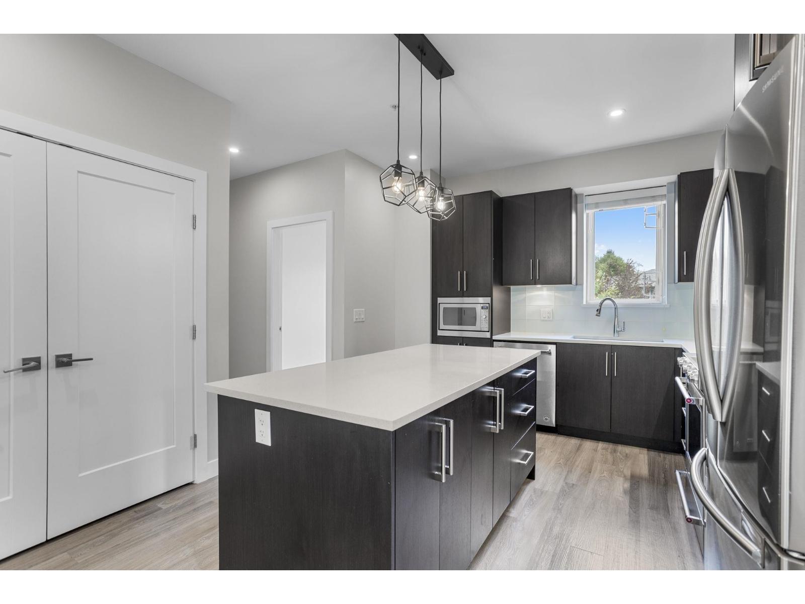 306 15436 31 Avenue, Surrey, British Columbia  V3Z 1H3 - Photo 3 - R3056262