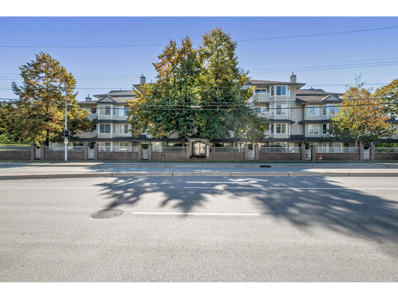 401 12110 80 AVENUE, surrey, British Columbia