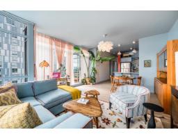 2204 13399 104 AVENUE, Surrey, British Columbia