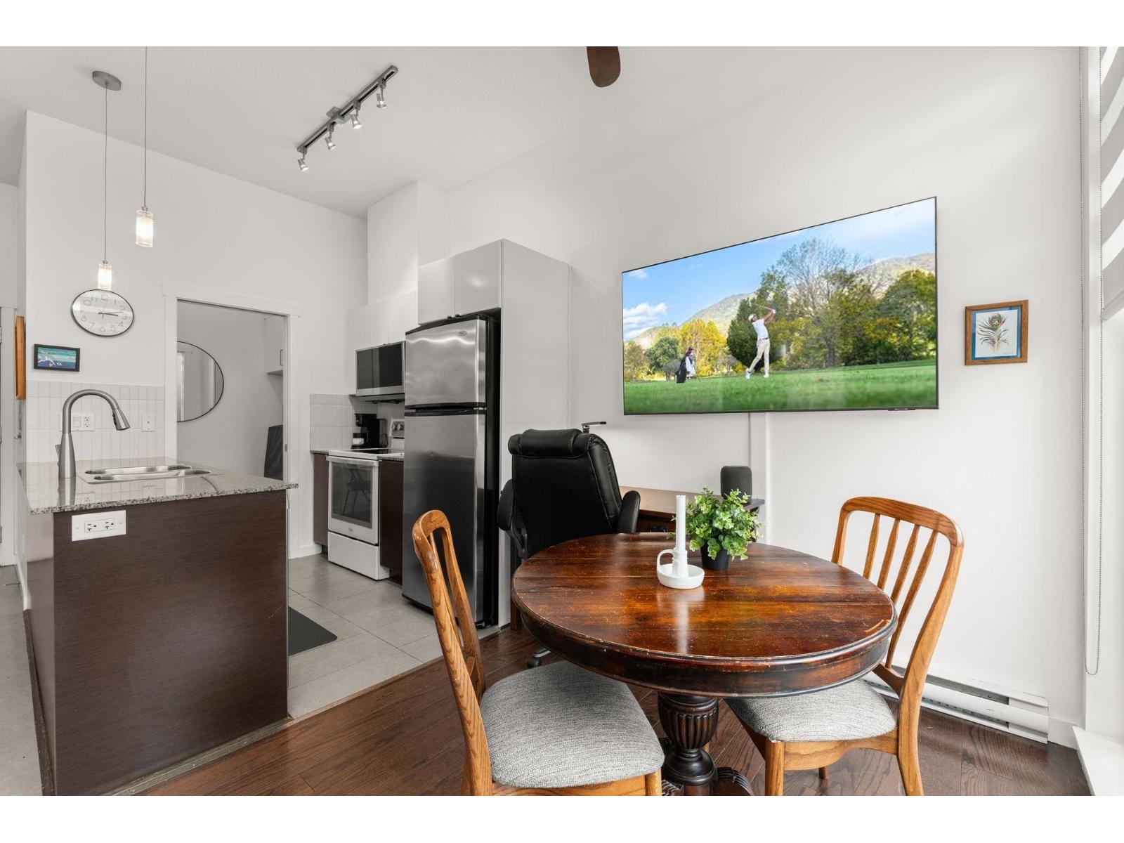 524 13733 107a Avenue, Surrey, British Columbia  V3T 0B7 - Photo 11 - R3056352