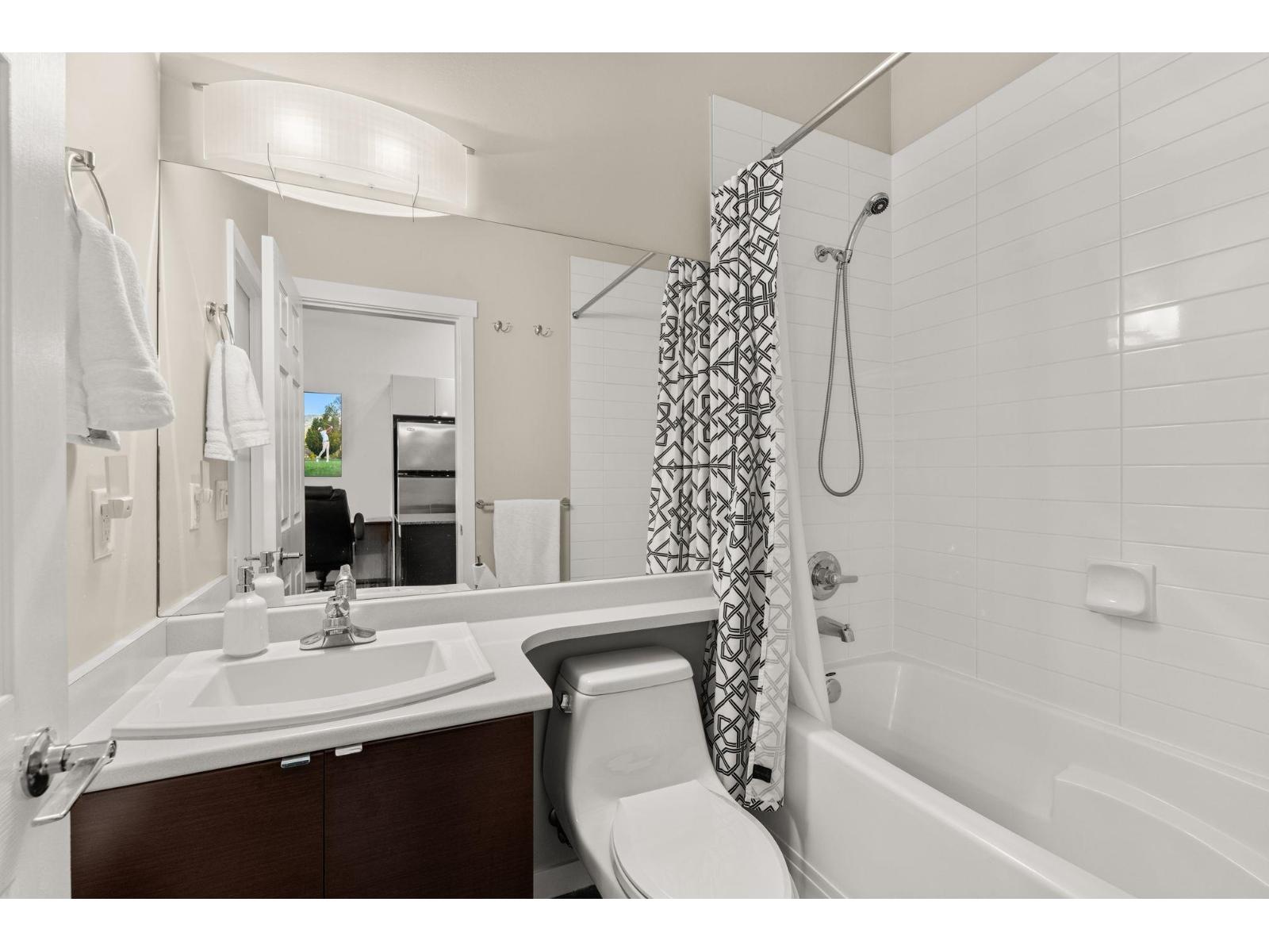 524 13733 107a Avenue, Surrey, British Columbia  V3T 0B7 - Photo 16 - R3056352