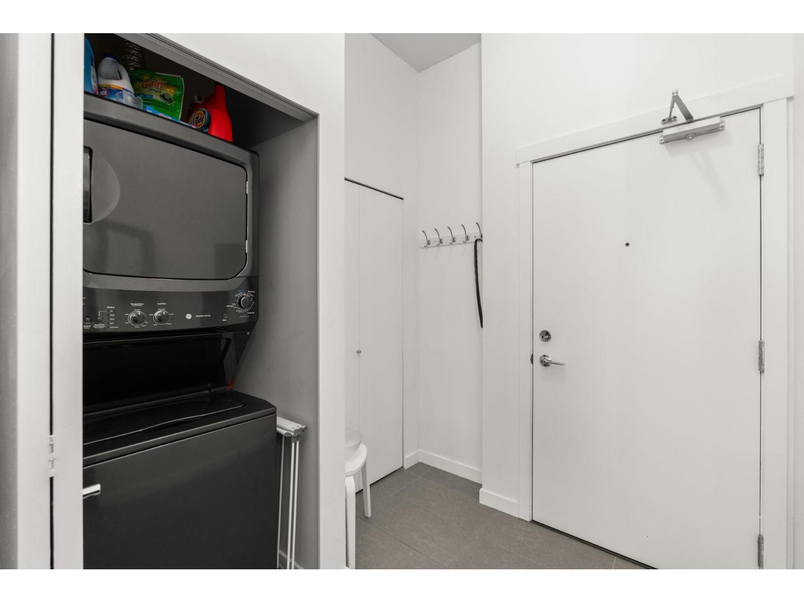524 13733 107a Avenue, Surrey, British Columbia  V3T 0B7 - Photo 4 - R3056352